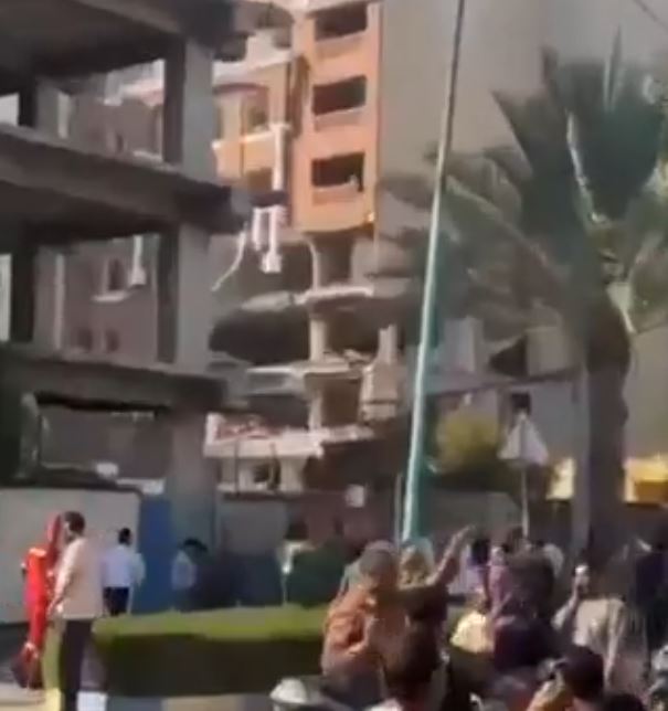 Εκρήξεις σε οκταώροφο κτίριο στο Ιράν