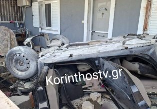 Κορινθία: Δύο νεκροί σε τροχαίο – Αυτοκίνητο καρφώθηκε σε σπίτι