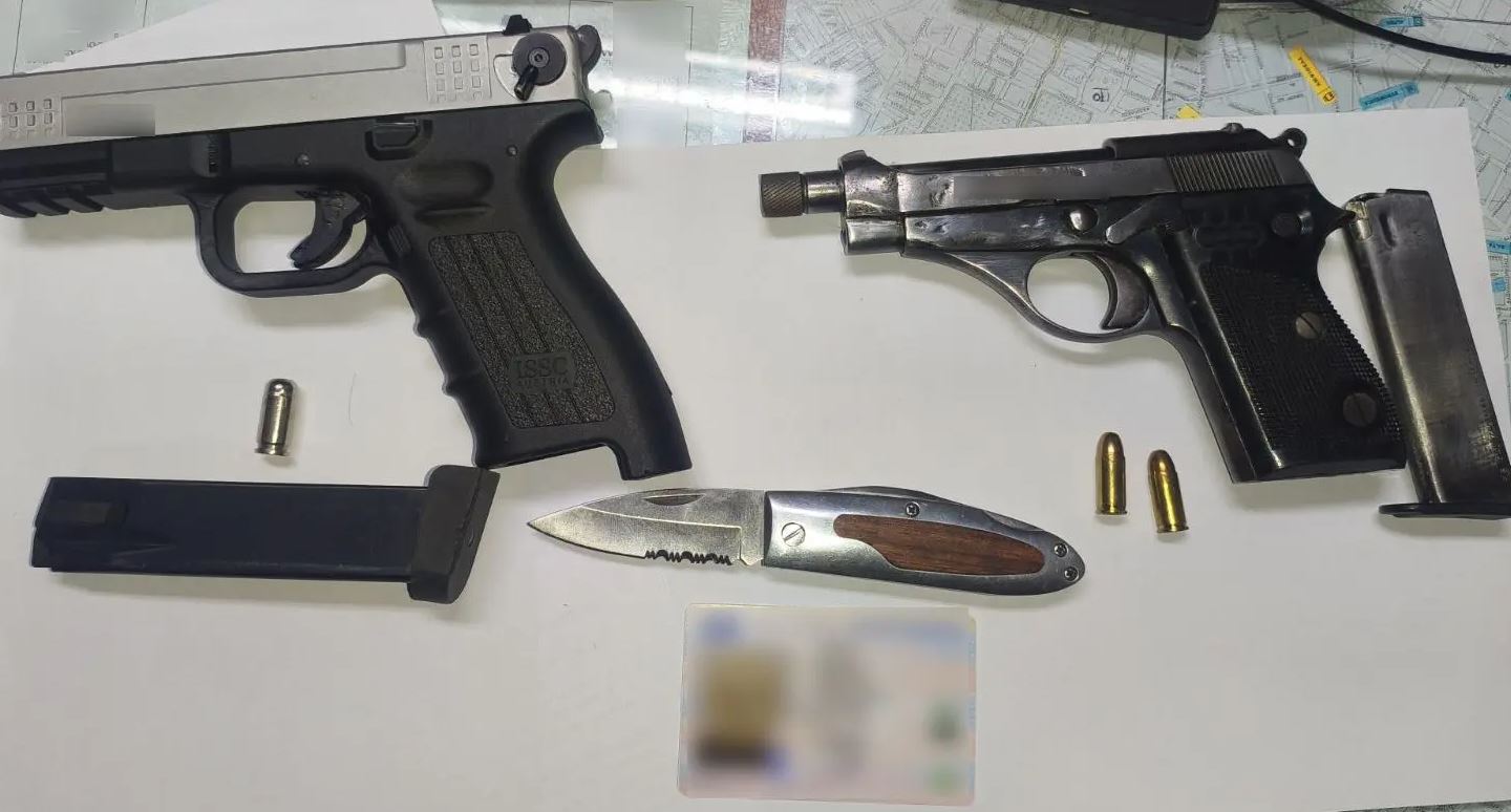 Παλαιό Φάληρο: Γνώριμος των Αρχών ο επιχειρηματίας που συνελήφθη με δύο όπλα, γεμιστήρες και σουγιά