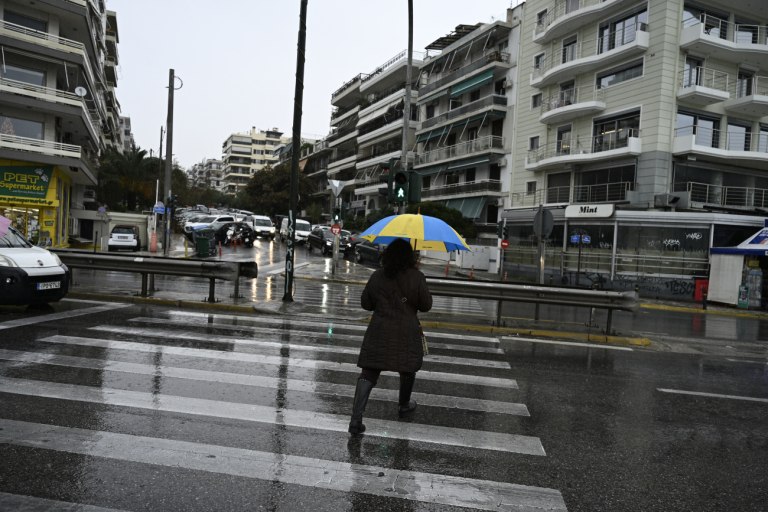 Καιρός: Συννεφιασμένο σκηνικό το Σάββατο – Έρχονται βροχές από αύριο