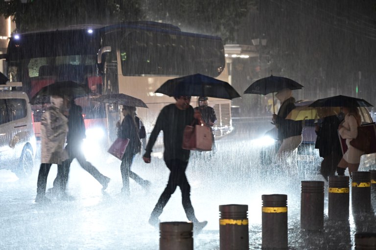 Καιρός: Ανασκόπηση του 2025 – Πολύ υψηλές θερμοκρασίες, καύσωνες διαρκείας και μεγάλα ύψη βροχής