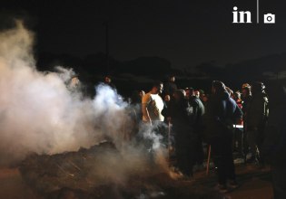 Έκρυθμη η κατάσταση στη Θήβα: Αγρότες έβαλαν φωτιές – Πιθανή παρέμβαση της ΕΛ.ΑΣ.