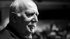 Γιώργος Παπαδάκης: Συγγενείς, φίλοι και συνεργάτες του είπαν το τελευταίο «αντίο» – Συγκίνησε ο Στρατής Λιαρέλης