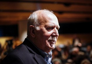 Δεν πήγε καλά αυτό: Αντιδράσεις προκάλεσε η AI διαφήμιση που δείχνει τον Γιώργο Παπαδάκη να κερνάει καφέ από τον Παράδεισο