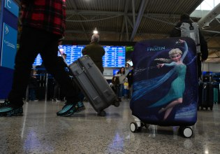 ΣΥΡΙΖΑ για το μπλακ-άουτ στα αεροδρόμια: Ανησυχία και αναπάντητα ερωτήματα για την ασφάλεια των αερομεταφορών