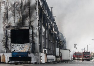 Τραγωδία στα Τρίκαλα: Βρέθηκε και η πέμπτη σορός στο κατεστραμμένο εργοστάσιο