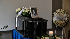 Μέλπω Ζαρόκωστα: Συγκίνηση και χειροκρότημα στο τελευταίο «αντίο»