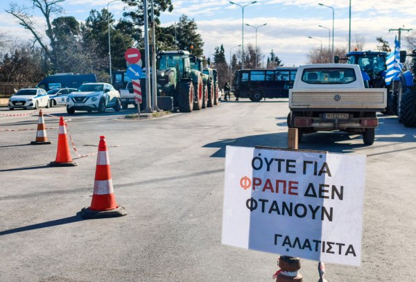 Με ζεστές τις μηχανές περιμένουν τις κυβερνητικές ανακοινώσεις οι αγρότες – Ετοιμάζεται για το plan b το Μαξίμου