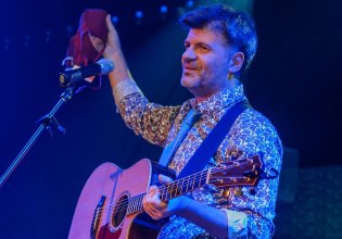 Δεληβοριάς για τις δηλώσεις Καρυστιανού: «Τα ανθρώπινα δικαιώματα δεν μπαίνουν σε διαβούλευση»