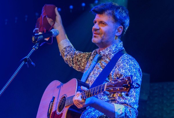 Δεληβοριάς για τις δηλώσεις Καρυστιανού: «Τα ανθρώπινα δικαιώματα δεν μπαίνουν σε διαβούλευση»