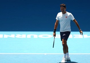 Η Επιστροφή του Βασιλιά: Ο Ρότζερ Φέντερερ έπαιξε ξανά τένις στην Rod Laver Arena (vids)