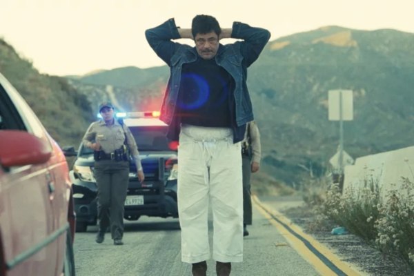 Το γύρισμα του «One Battle After Another» σταμάτησε και περίμεναν τον Μπενίτσιο ντελ Τόρο – «Υπήρχαν εμπόδια»