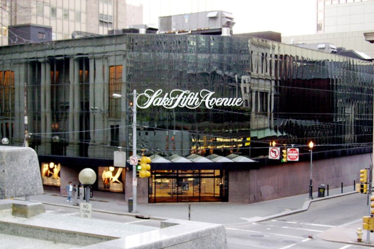 Ο γίγαντας του λιανεμπορίου πολυτέλειας Saks Global κηρύσσει πτώχευση