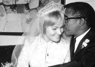 Ο διαφυλετικός γάμος του Rat Pack που προκάλεσε οργή και απειλές θανάτου – Ο Σάμι Ντέιβις Τζούνιορ και Μέι Μπριτ αγαπήθηκαν βαθιά