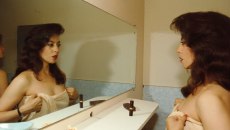 Μια συναρπαστική παρέλαση σεξ, καπνού και μουντής σιωπής – H Ναν Γκόλντιν βλέπει τον κόσμο όπως πραγματικά είναι