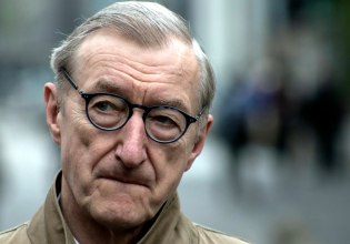 Όταν ο Τζούλιαν Μπαρνς διαγνώσθηκε με μια σπάνια μορφή καρκίνου ένιωσε μια παράξενη ηρεμία