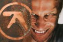 Εξωγήινος κι αντι-ποπ: Ο Aphex Twin των 90s ξεπέρασε την Τέιλορ Σουίφτ και έγινε το soundtrack της διαδικτυακής ζωής
