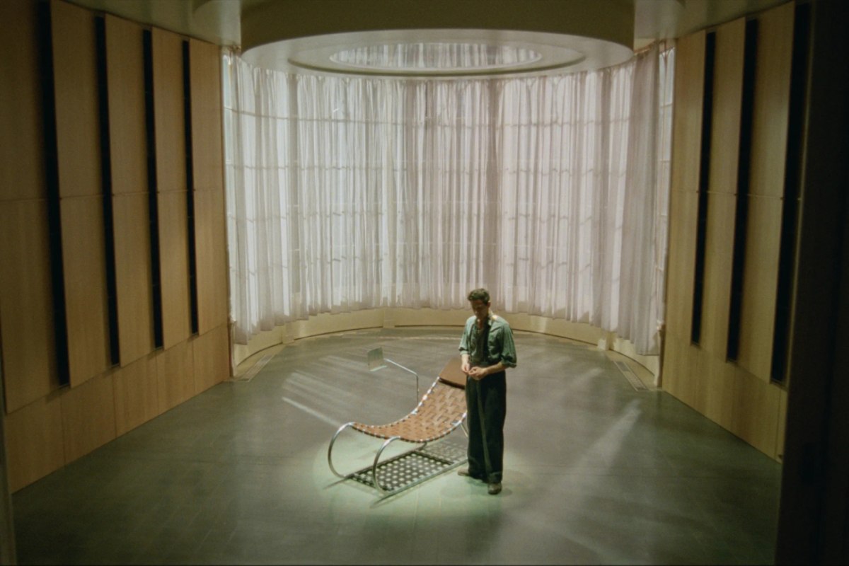 Μήπως το κοινό απομακρύνθηκε από τους κινηματογράφους επειδή οι ταινίες ξεχείλωσαν χρονικά;