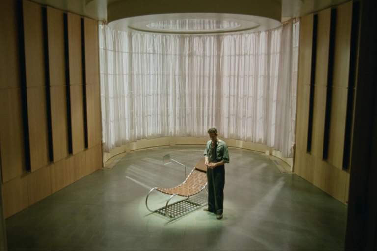 Μήπως το κοινό απομακρύνθηκε από τους κινηματογράφους επειδή οι ταινίες ξεχείλωσαν χρονικά;