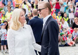 Χωρίς τέλος – Πέρα από τη σεξουαλική επίθεση και κατηγορίες για ναρκωτικά στην ιστορία του γιου της πριγκίπισσας της Νορβηγίας