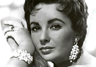 Πόσα δαχτυλίδια αρραβώνων είχε η Ελίζαμπεθ Τέιλορ; Πολλά (συν ένα τεράστιο διαμάντι 69,42 καρατίων)