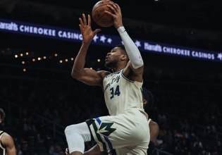 Χοκς – Μπακς 110-112: Νίκη – ανάσα στην Ατλάντα με «διπλό» Αντετοκούνμπο