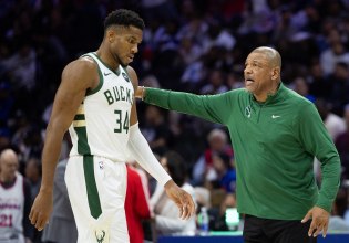 O Ντοκ Ρίβερς για τον τραυματισμό του Γιάννη Αντετοκούνμπο: «Δεν υπάρχει χρονοδιάγραμμα επιστροφής»