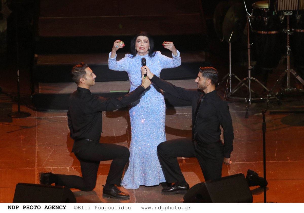 Ζωζώ Σαπουντζάκη: Παραμένει στο νοσοκομείο – ποια η κατάσταση της υγείας της