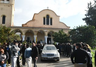 Πάτρα: Θρήνος στην κηδεία του 30χρονου που ξυλοκοπήθηκε μέχρι θανάτου
