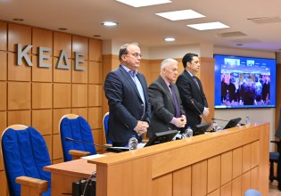 Η ΚΕΔΕ τίμησε τη μνήμη των θυμάτων με ενός λεπτού σιγή