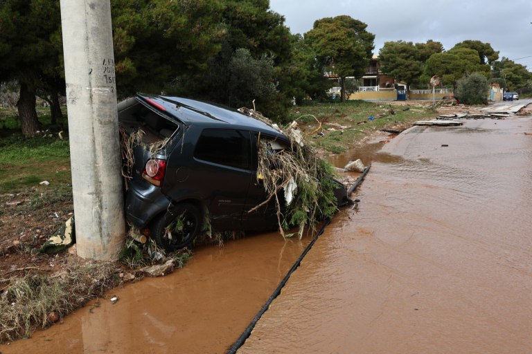 ΠΑΣΟΚ: Η κακοκαιρία δεν είναι «έκπληξη», έκπληξη είναι που η πρόληψη μένει πίσω