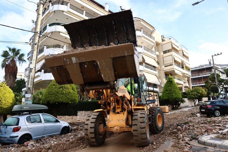 Κακοκαιρία: Ποιοι δρόμοι παραμένουν κλειστοί στην Αττική