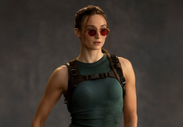 Η Σόφι Τέρνερ μεταμορφώνεται σε Λάρα Κροφτ – Δείτε την πρώτη εικόνα