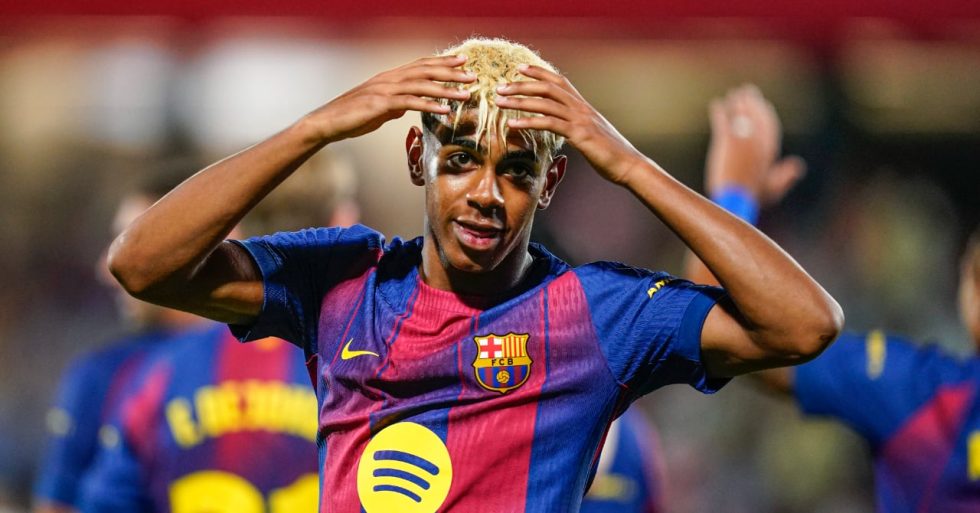 Ο Γιαμάλ έκανε live μετάδοση και «έπιασε» τον Σέζνι να καπνίζει στα αποδυτήρια (vid)