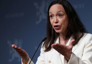 Νόμπελ Ειρήνης: Το Ινστιτούτο λέει ότι το βραβείο δεν μπορεί να μεταβιβαστεί στον Τραμπ, όπως πρότεινε η Ματσάδο