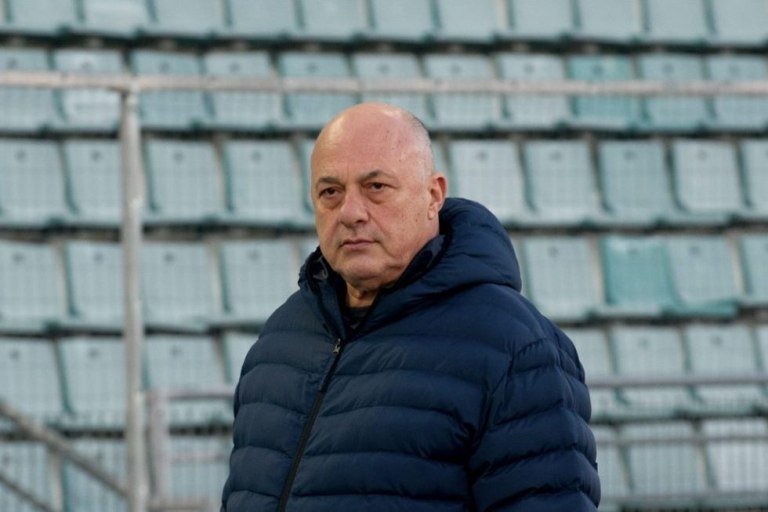 O Μπέος εξαπέλυσε επίθεση κατά του Λανουά: «Επικίνδυνος ή άσχετος, η καλύτερη λύση είναι η παραίτησή του»