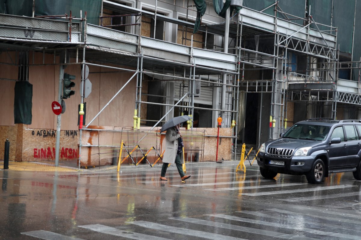 ΓΣΕΕ: Οδηγίες για την ασφάλεια των εργαζομένων σε συνθήκες έντονων καιρικών φαινομένων