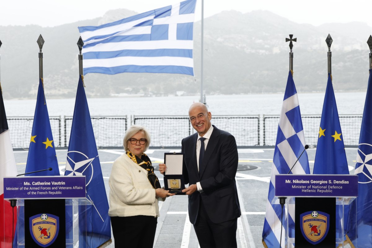 Δένδιας: Ανανέωση της ελληνογαλλικής συμφωνίας στρατηγικής εταιρικής σχέσης για την άμυνα και την ασφάλεια
