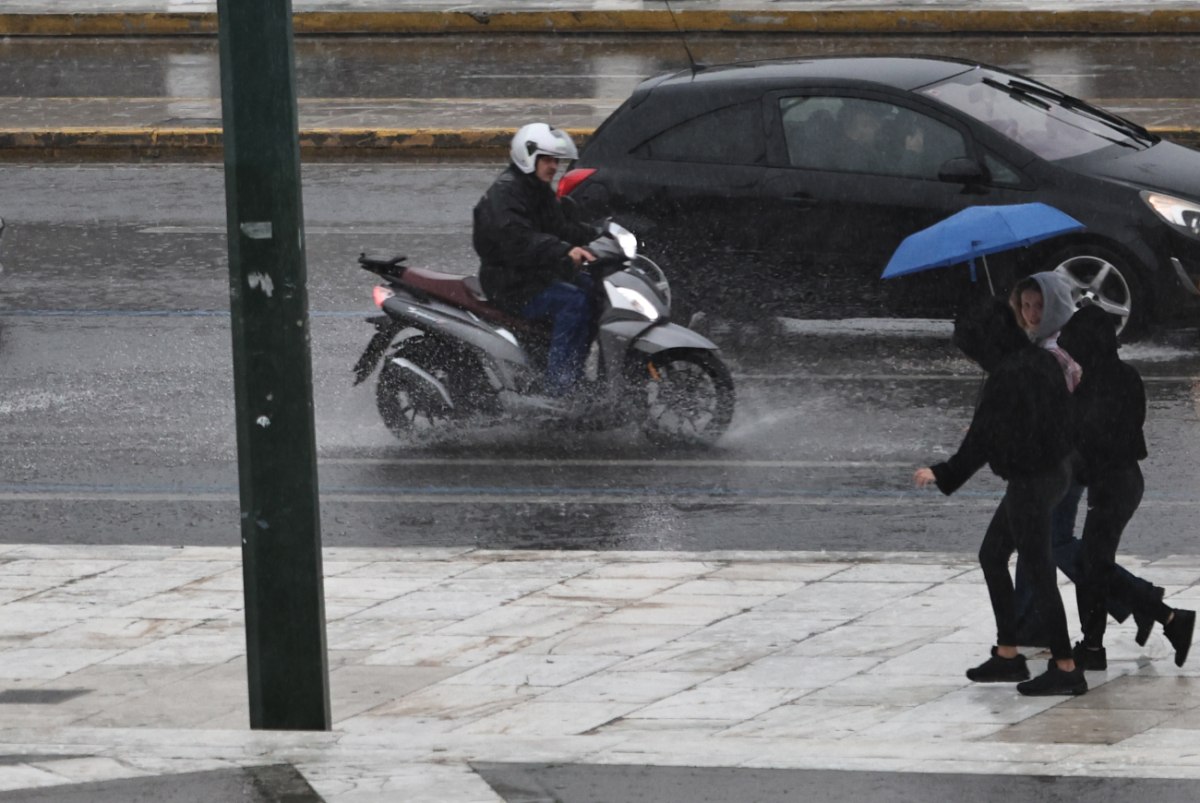Καιρός: Έρχονται ακόμη δύο κύματα κακοκαιρίας μέσα στην εβδομάδα – Red code για έντονα φαινόμενα σήμερα στην Κρήτη