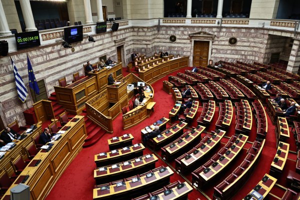 Βουλή: Σφοδρά πυρά της αντιπολίτευσης για τα εργατικά δυστυχήματα – Προ των ευθυνών της η κυβέρνηση