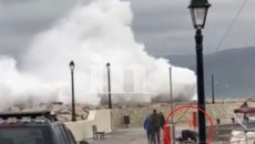 Τι είναι το «βουβό κύμα» swell που σκότωσε τον αξιωματικό του Λιμενικού στο Άστρος