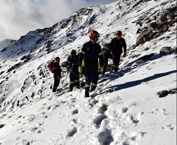 Ταΰγετος: Γλίστρησαν και έπεσαν σε χαράδρα – Δύσκολη η επιχείρηση απεγκλωβισμού των 8 ορειβατών – 4 τραυματίες