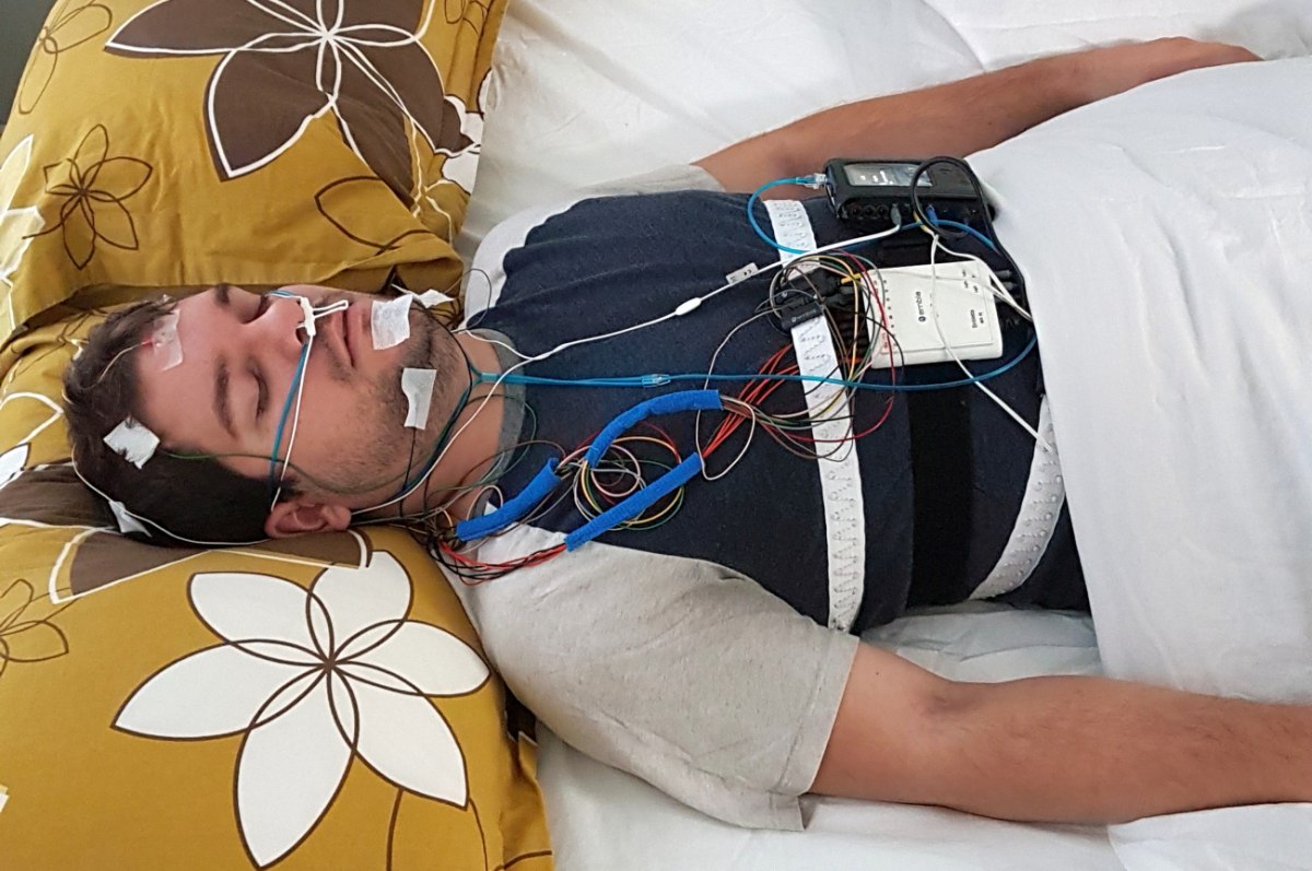 Μοντέλο ΑΙ προβλέπει τον κίνδυνο δεκάδων ασθενειών από τις καταγραφές ύπνου