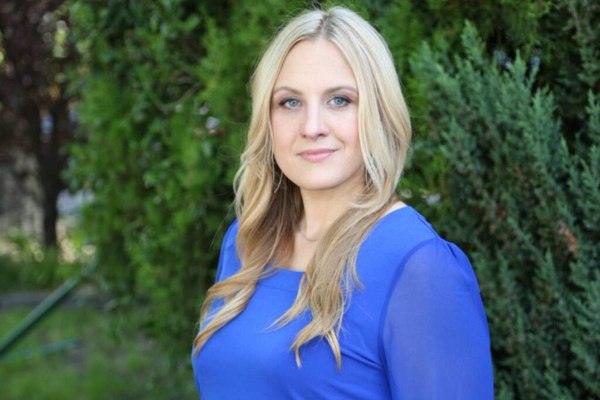 Ρενέ Νικόλ Γκουντ: Ποια ήταν η γυναίκα που δολοφονήθηκε από την ICE στη Μινεάπολη