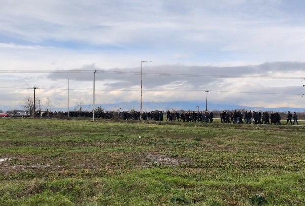 Εργατικό δυστύχημα στη «Βιολάντα»: Σπαραγμός στο τελευταίο «αντίο» στη Σταυρούλα Μπουκουβάλα [βίντεο]