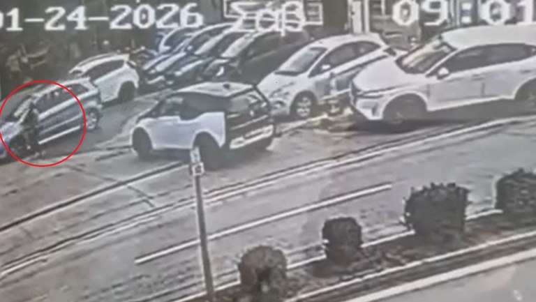 Παράσυρση υπαλλήλου ΕΛΤΑ στα Βριλλήσια –  Τι περιγράφει αυτόπτης μάρτυρας