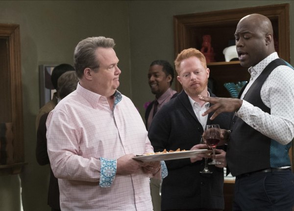 «Έπεσε πάνω στο τζάμι»: Οι Τζέσι Τάιλερ Φέργκιουσον και Έρικ Στόουνστριτ γελούν ακόμη με στιγμή του Modern Family