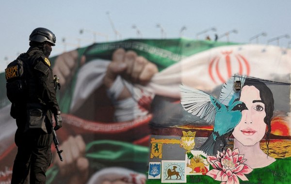 Το βλέμμα της εξουσίας: Γιατί οι δυνάμεις καταστολής του Ιράν πυροβολούν τις διαδηλώτριες στα μάτια