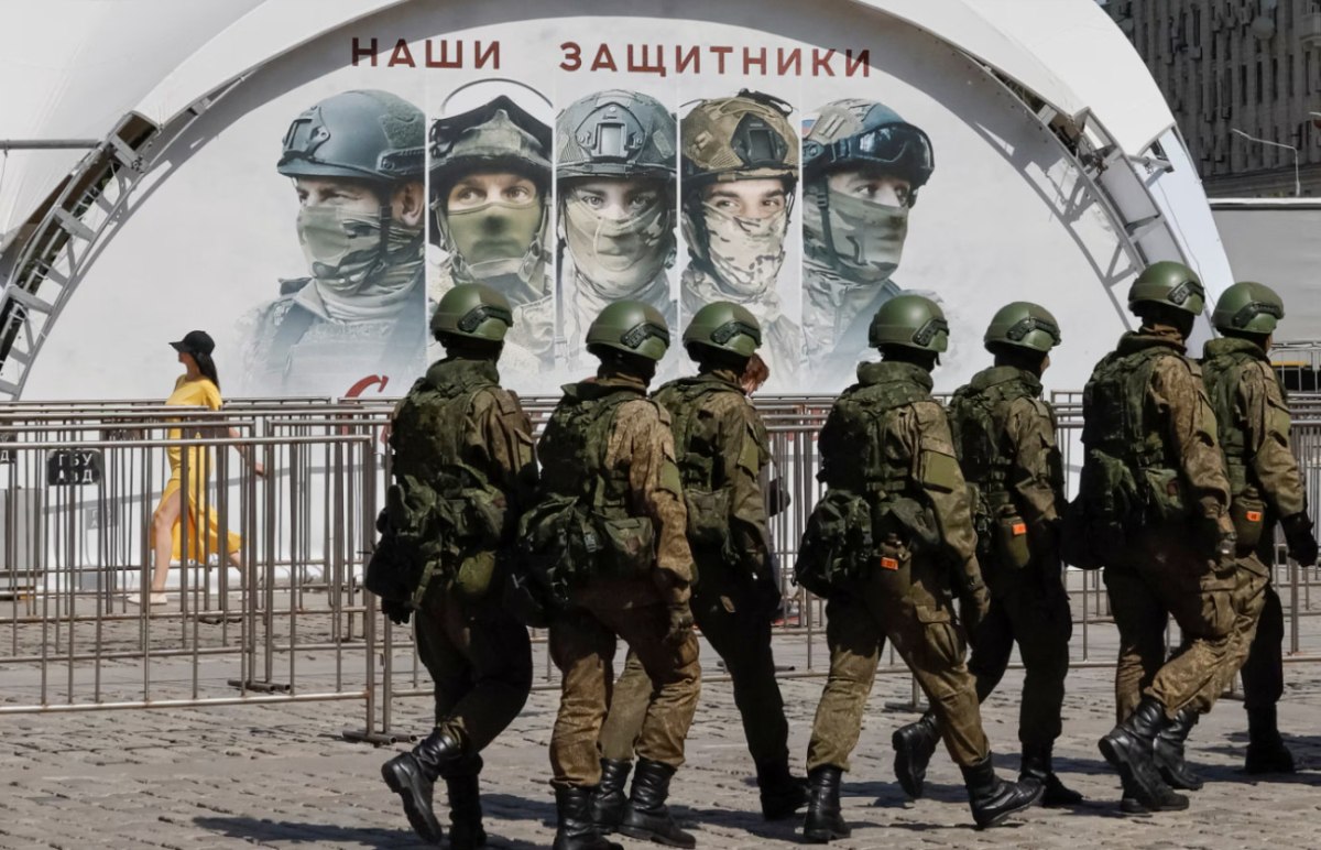 «Δεν ήξερα καν πώς να πυροβολώ»: Πώς νεαροί Αφρικανοί εξαπατήθηκαν για να πολεμήσουν για τη Ρωσία