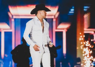 Ο Κολομβιανός σταρ Yeison Jiménez πέθανε σε αεροπορικό δυστύχημα λίγες ώρες πριν από τη συναυλία του